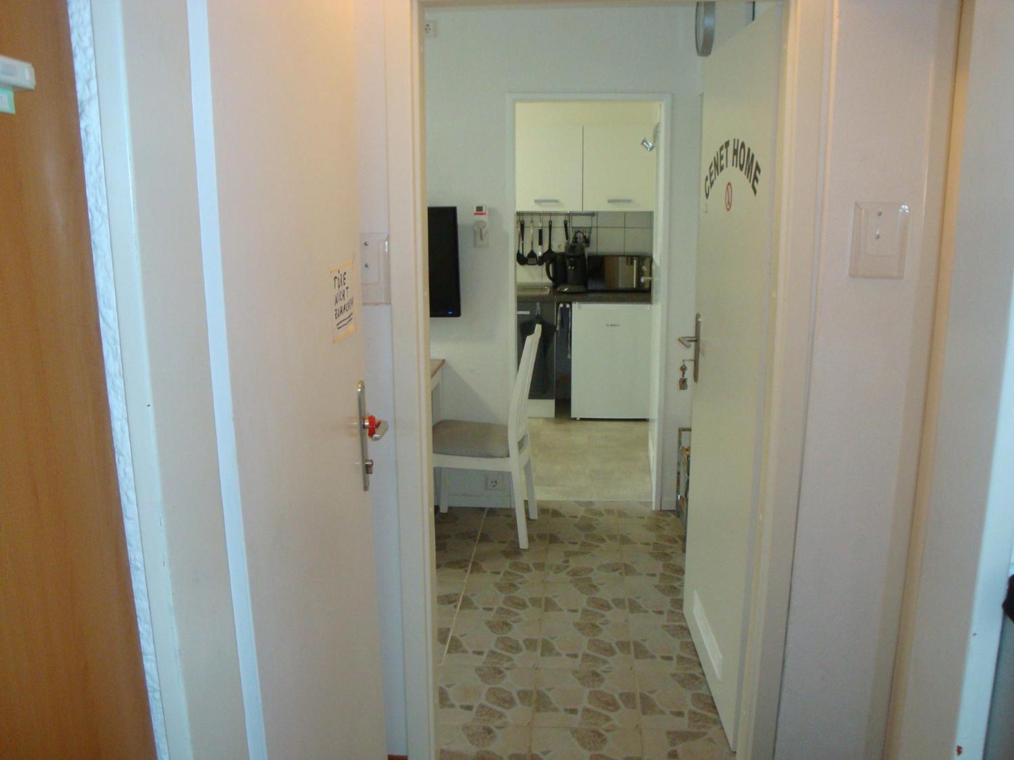Cenet 1 Zimmer Apartment Зиндельфинген Экстерьер фото